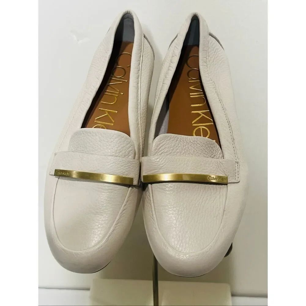 Calvin Klein Lilliana Loafers Pebble Leather Ivory Cream Gold Accent Hardware Sl